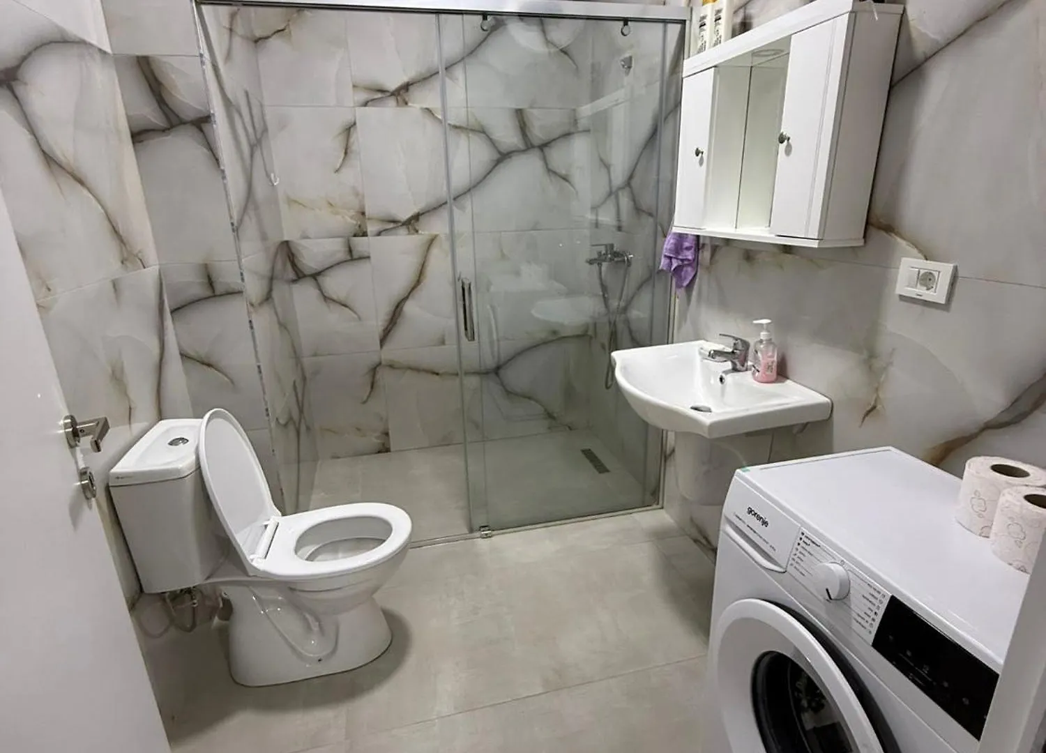 Gjzeqiri Apartament Shëngjin Lägenhet